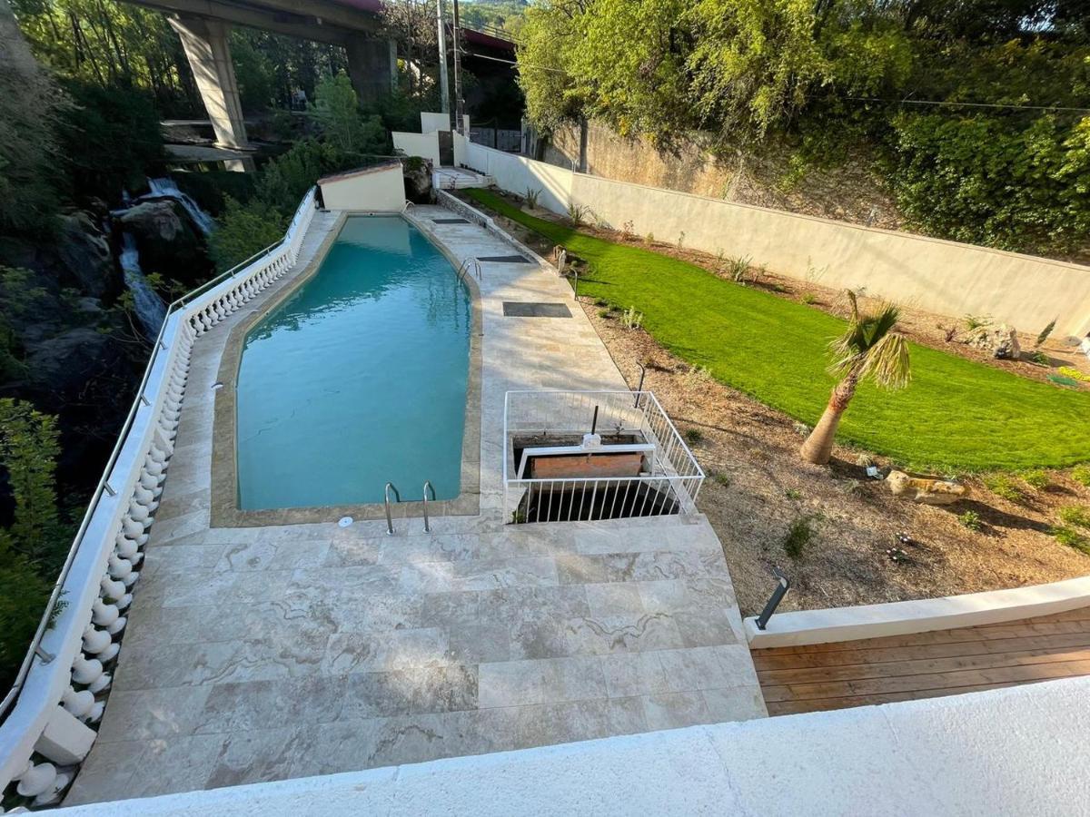 Moulin De L'Oulette Apartment Soubes Екстериор снимка
