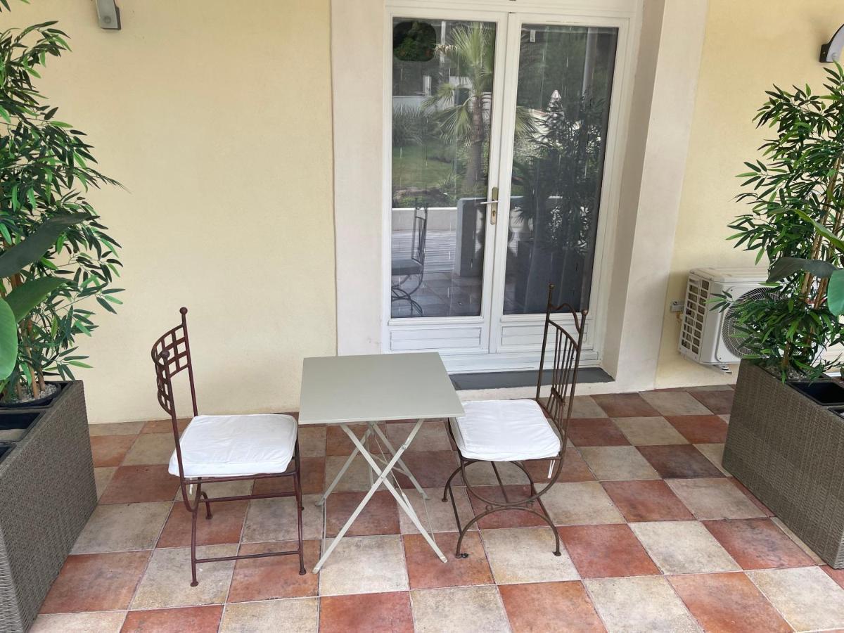 Moulin De L'Oulette Apartment Soubes Екстериор снимка