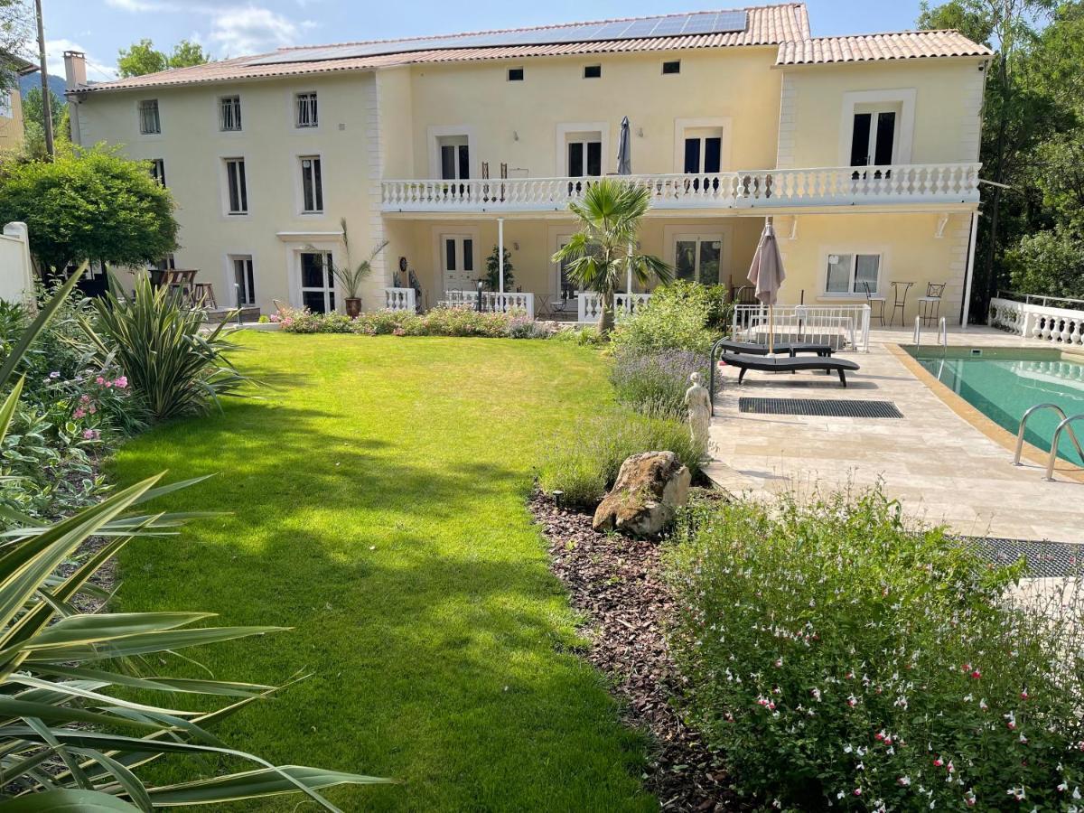 Moulin De L'Oulette Apartment Soubes Екстериор снимка